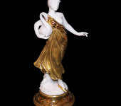 Скульптура "Богиня с лебедем", Tiche Porcellane