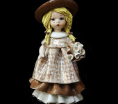 Статуэтка "Кукла, стоящая и держащая букет цветов", Zampiva