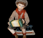 Фарфоровая кукла "Мальчик играющий на гармошке", Sibania