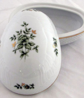 Бонбоньерка-яйцо, Hollohaza Porcelain   