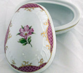Бонбоньерка-яйцо, Hollohaza Porcelain  