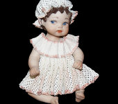 Фарфоровая кукла "Сидящая девочка", Sibania