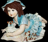Статуэтка "Кукла с медведем лежащая на подушке", Zampiva