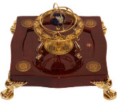Настольные часы "Атлас" на деревянной подставке, Credan S.A.