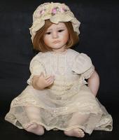 Фарфоровая кукла "Алиса", Marigio