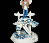 Скульптура "Леди в голубом сидящая на скамейке", Zampiva