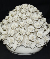 Декоративная корзина с белыми розами, Artigiano Capodimonte