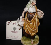 Статуэтка "Крестьянка с курицей", Porcellane Principe