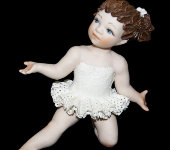 Фарфоровая кукла "Маленькая балерина в танце", Sibania