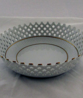 Прорезная тарелка, Hollohaza Porcelain