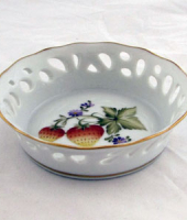 Прорезная тарелка, Hollohaza Porcelain 