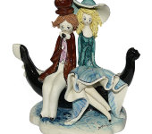 Скульптура "Маленькая пара сидящая на гондоле", Zampiva