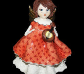 Статуэтка "Маленький ангел с гитарой", в красном платье с тёмными волосами, Zampiva