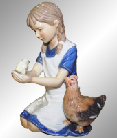 Статуэтка "Девочка с цыпленком", Royal Copenhagen