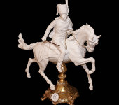 Статуэтка белая "Гусар на коне", Tiche Porcellane