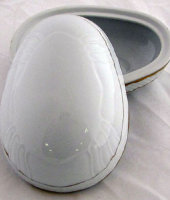 Бонбоньерка-яйцо, Hollohaza Porcelain 
