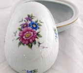 Бонбоньерка-яйцо, Hollohaza Porcelain 