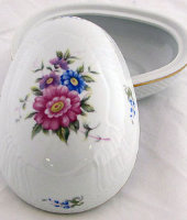Бонбоньерка-яйцо, Hollohaza Porcelain 