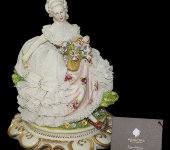 Статуэтка "Дама с цветами", Porcellane Principe